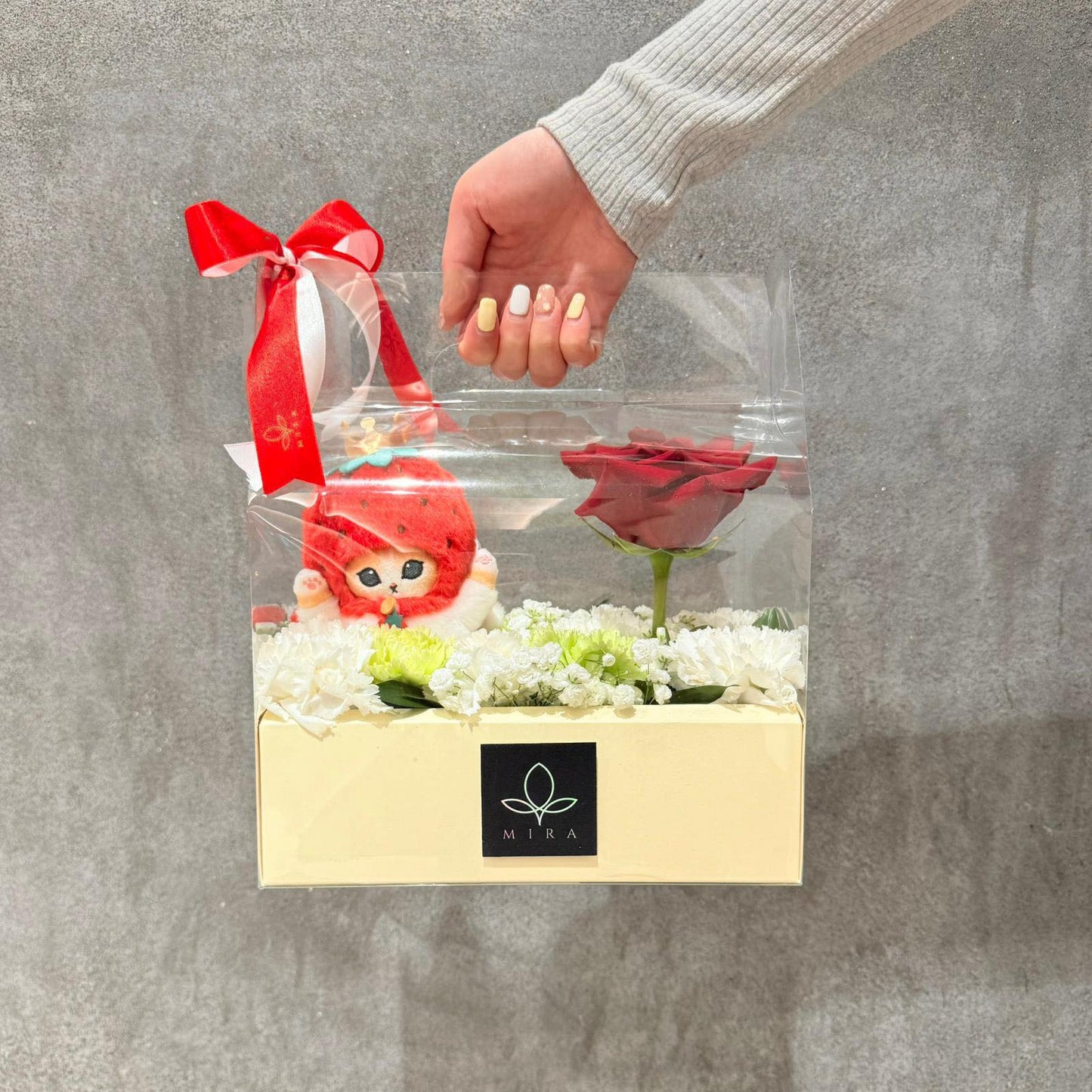 Strawberry King Mofusand Arrangement