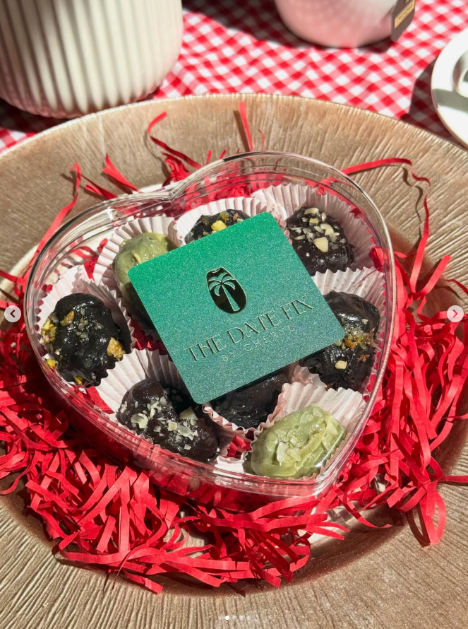 Petals & Dates Deluxe